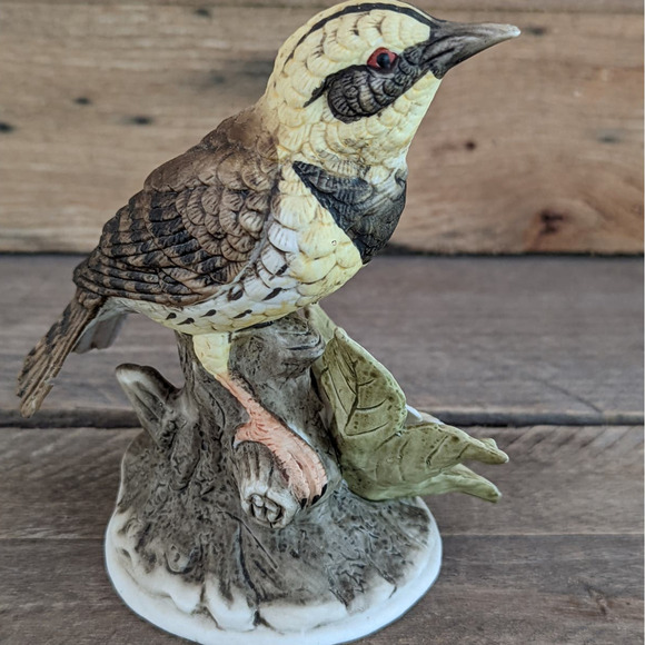 Vintage Porcelain Royal Crown Meadowlark Bird Figurine J Byron - Picture 4 of 10